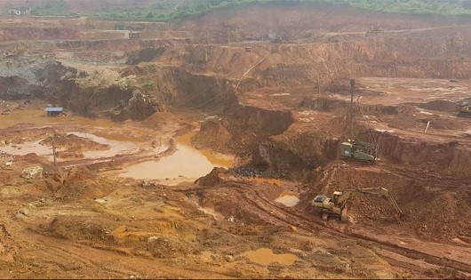 Sụt lún nhà do khai thác quặng tại Thái Nguyên: “Mất bò mới lo làm chuồng”?