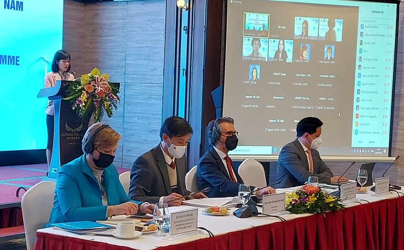 Thứ trưởng Nguyễn Khánh Ngọc, cùng Đại diện phái đoàn liên minh Châu Âu tại Việt Nam và Quyền Đại diện thường trú Liên hợp Quốc tại Việt Nam cùng chủ trì hội nghị.