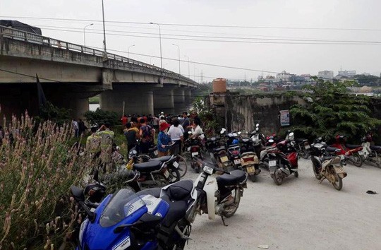 Bạn gái 15 tuổi nhảy sông tự tử, bạn trai nhảy theo tử vong - Ảnh 2. Bạn gái 15 tuổi nhảy sông tự tử, bạn trai nhảy theo tử vong - Ảnh 2.
