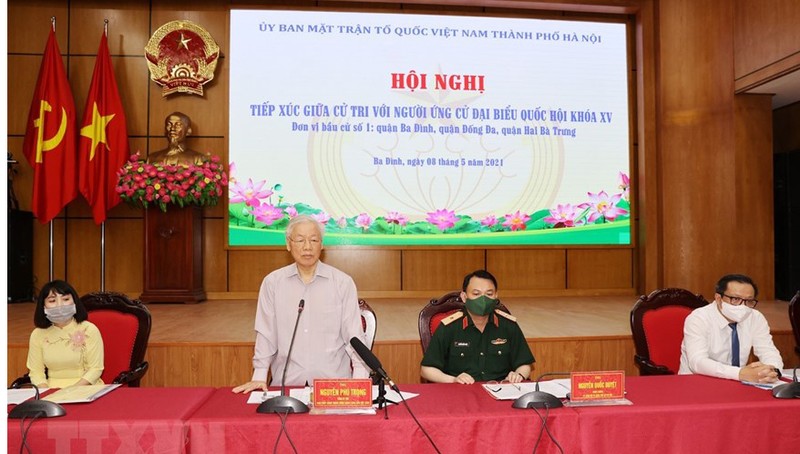 Tổng Bí thư Nguyễn Phú Trọng cùng các ứng cử viên Đại biểu Quốc hội tiếp xúc cử tri tại Hà Nội.