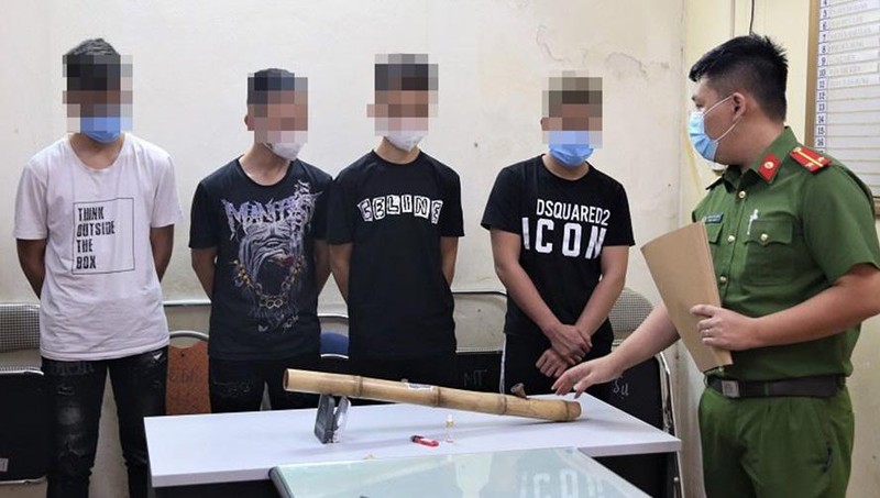 4 học sinh tại Hải Dương bị phát hiện sử dụng chất ma túy mới tại quán trà đá vỉa hè vào tháng 4/2021.