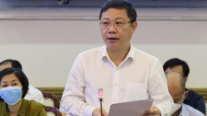 Phó Chủ tịch UBND TP HCM Dương Anh Đức báo cáo tại cuộc giám sát.