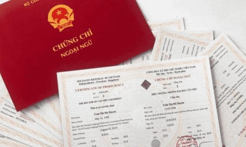 Công chức, viên chức không phải bồi dưỡng ngoại ngữ, tin học.