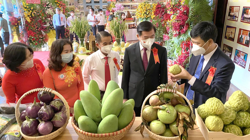 Đẩy mạnh ứng dụng khoa học công nghệ, xây dựng các chuỗi liên kết sản xuất - bảo quản - chế biến - tiêu thụ là những giải pháp bền vững trong chương trình NTM.
