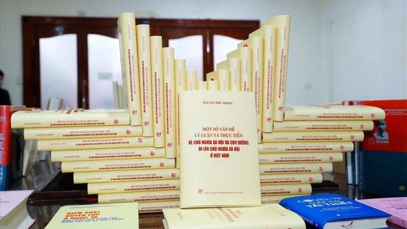 Nội dung xuyên suốt 29 bài viết trong cuốn sách là sự phân tích biện chứng, lý giải thấu đáo những câu hỏi lớn về chủ nghĩa xã hội và con đường lên chủ nghĩa xã hội ở Việt Nam của Tổng Bí thư Nguyễn Phú Trọng.