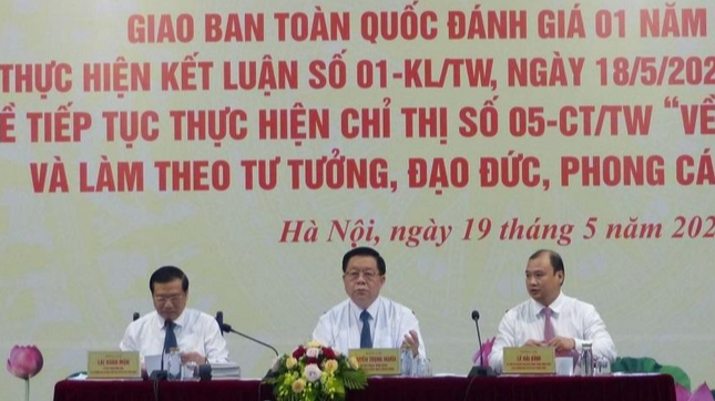 Trưởng Ban Tuyên giáo Trung ương Nguyễn Trọng Nghĩa chủ trì Hội nghị.