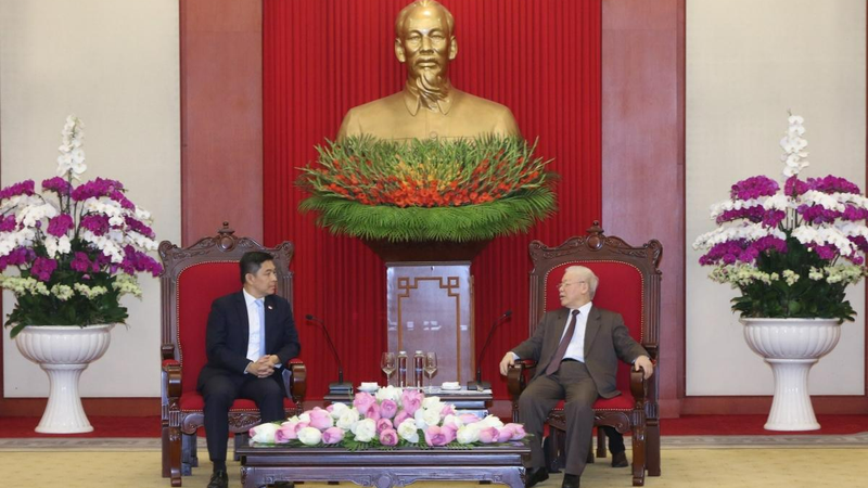 Tổng Bí thư Nguyễn Phú Trọng và Chủ tịch Quốc hội Singapore.