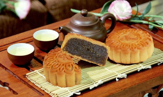Bánh trung thu sản xuất theo phương pháp truyền thống đang bị thu hẹp thị phần trước những thương hiệu thực phẩm lớn