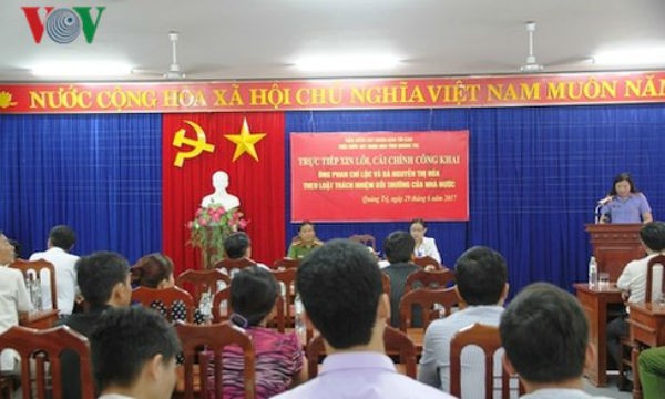 Viện Kiểm sát Nhân dân tỉnh Quảng Trị tổ chức công khai xin lỗi vợ chồng ông Lộc, bà Hòa. Ảnh VOV