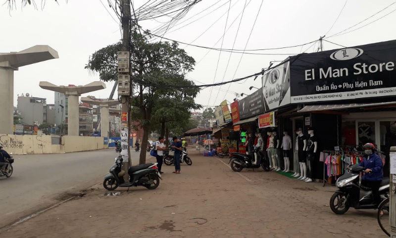 Khu vực đất bị thu hồi nằm ngay mặt đường trục quốc lộ 32, chạy từ Cầu Diễn lên
