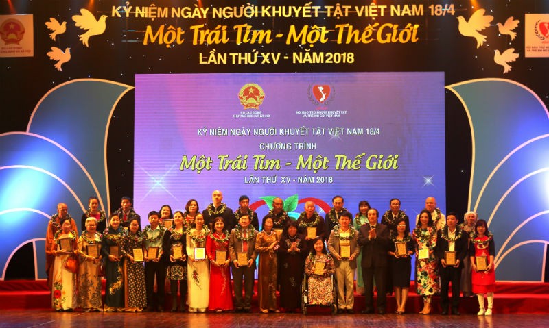 SHB chia sẻ với người tàn tật và trẻ mồ côi