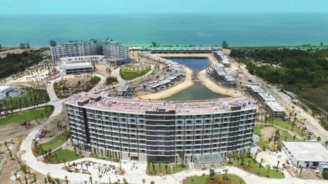 Mua “1 sở hữu 2” condotel dự án Movenpick Resort Waverly Phú Quốc - Ảnh 2