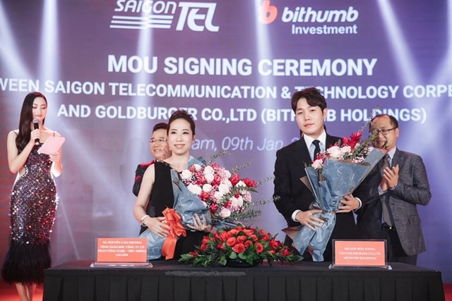 Bà Nguyễn Cẩm Phương, TGĐ SAIGONTEL và ông Kim Moo Joong, đại diện Bithumb Holdings tại Việt Nam Bà Nguyễn Cẩm Phương, TGĐ SAIGONTEL và ông Kim Moo Joong, đại diện Bithumb Holdings tại Việt Nam