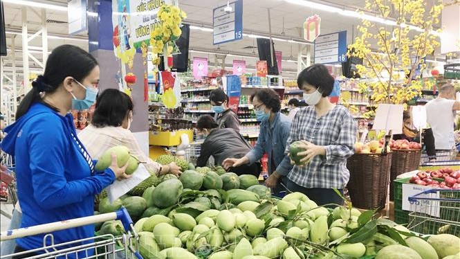 Hàng hóa lương thực, thực phẩm dồi dào sau Tết. Ảnh minh họa