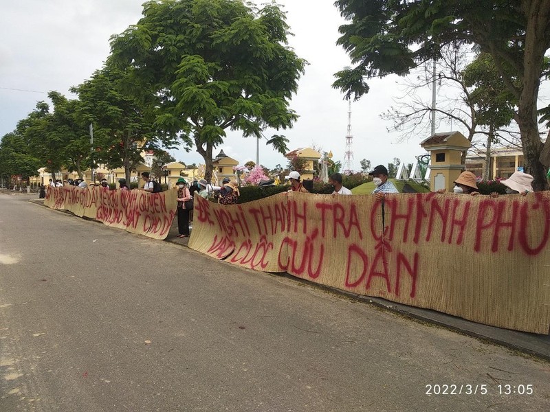 Hàng trăm người dựng lều, căng băng rôn ở Quảng Nam: Tòa đã tuyên, sao Cty Bách Đạt An không thực hiện? ảnh 2