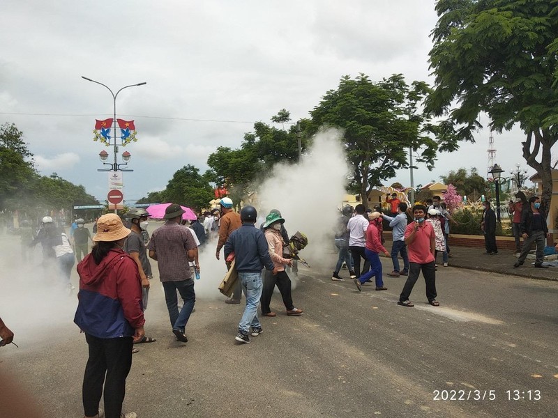 Hàng trăm người dựng lều, căng băng rôn ở Quảng Nam: Tòa đã tuyên, sao Cty Bách Đạt An không thực hiện? ảnh 1