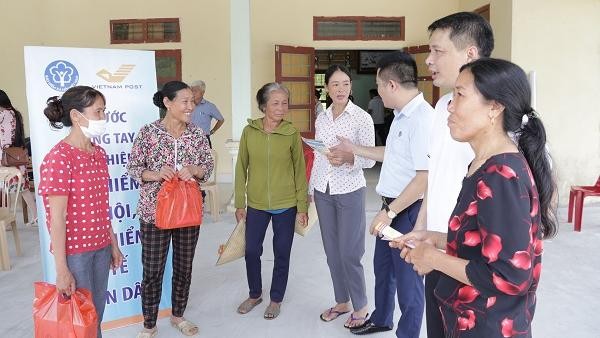 Tuyên truyền chính sách bảo hiểm xã hội tự nguyện cho người dân tại xã Quảng Hợp, huyện Quảng Trạch, tỉnh Quảng Bình.