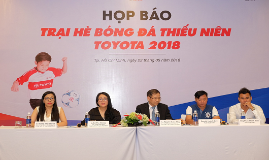 Khởi động “Trại hè Bóng đá Thiếu niên Toyota 2018”.