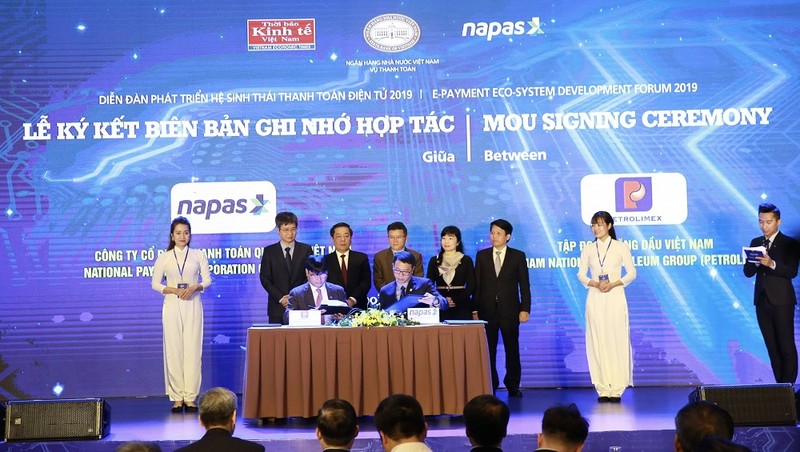 Petrolimex và Napas hợp tác nâng cao tiện ích thanh toán không tiền mặt tại hệ thống CHXD Petrolimex