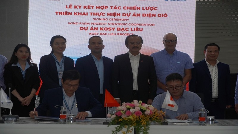 Ký kết hợp tác giữa đại diện Cảng Quốc tế Long An và đại diện Tập đoàn Đặng Gia.