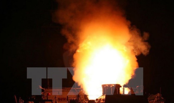 59 quả tên lửa được phóng từ tàu chiến của hải quân Mỹ. (Ảnh: Reuters/TTXVN)