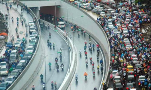 Yêu cầu Hà Nội, TP HCM tiếp tục lập lại trật tự giao thông đô thị