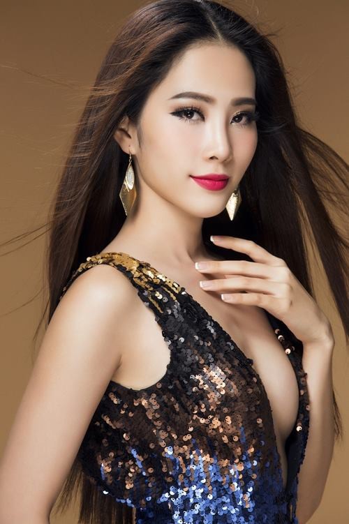 Top 8 Hoa hậu Trái đất 2016 Nam Em đang háo hức chờ đợi bộ phim điện ảnh tiếp theo sau Lô Tô mà cô góp mặt diễn xuất sẽ ra rạp dịp Tết năm nay là 798 Mười. Phim có sự tham gia của dàn diễn viên tên tuổi và đang được yêu thích hiện nay: Dustin Nguyễn, Thu Trang, Kiều Minh Tuấn và Nam Em.