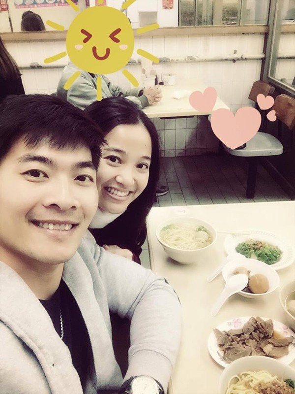 Chính chuyến công tác định mệnh ấy, MC Hồng Phượng đã phải lòng người bạn trai bằng tuổi. Cả hai đã ăn ý và quan tâm nhau. Cuối cùng họ quyết định đi đến kết hôn chỉ sau 6 tháng hẹn hò. Dù đó là quyết định vội nhưng đây chính là thời điểm tốt cho cả hai về chung nhà. Lúc ấy, Hồng Phượng đã 32 tuổi.