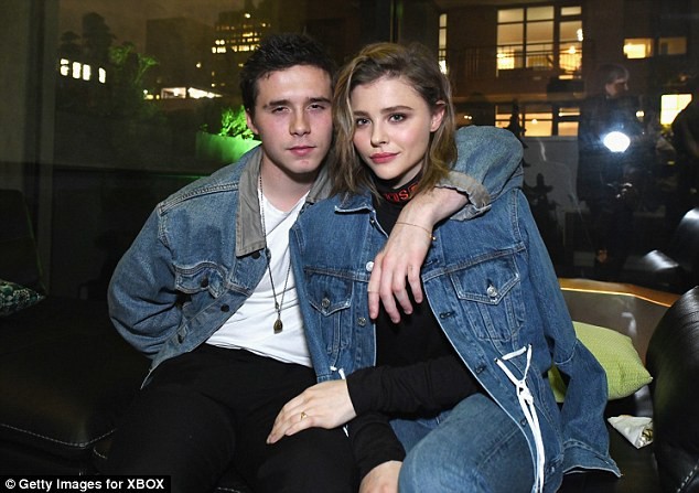 Brooklyn Beckham từng có mối tình dài 4 năm với diễn viên Chloe Grace Moretz nhưng cặp đôi đã chia tay hồi tháng 3 vừa qua.