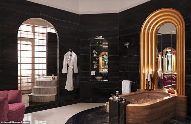 Hoa hậu thế giới chuẩn bị kết hôn với bạn trai kém 10 tuổi ảnh 22
