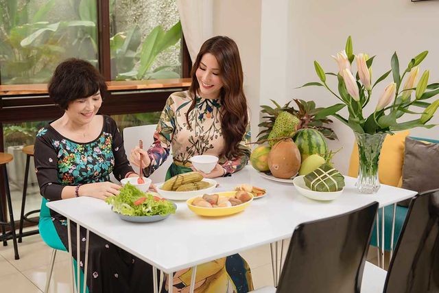 Diễm My 9X bất ngờ tiết lộ từng nhập viện vì... ăn quá nhiều ngày Tết - 3 Diễm My 9X bất ngờ tiết lộ từng nhập viện vì... ăn quá nhiều ngày Tết - 3