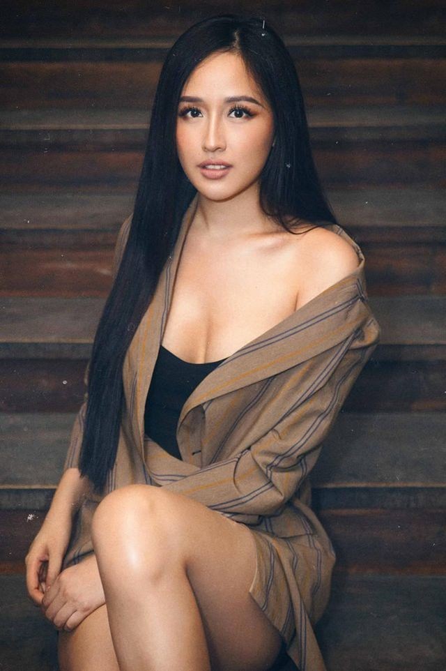 Mai Phương Thuý gây xôn xao vì “thả thính” diễn viên nhà 35 tỷ, cân nặng “phát tướng” - 7 Mai Phương Thuý gây xôn xao vì “thả thính” diễn viên nhà 35 tỷ, cân nặng “phát tướng” - 7