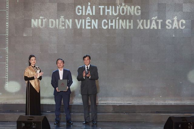 “Song Lang” đoạt Bông sen Vàng, Trấn Thành giành giải Diễn viên xuất sắc - 5 “Song Lang” đoạt Bông sen Vàng, Trấn Thành giành giải Diễn viên xuất sắc - 5