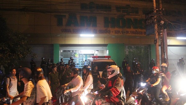 Vì sao Giám đốc Bệnh viện nợ nần đến mức bị 'dân xã hội' khống chế, uy hiếp?