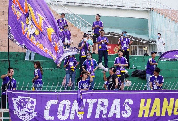 Bóng đá Việt cảnh giác với Covid-19