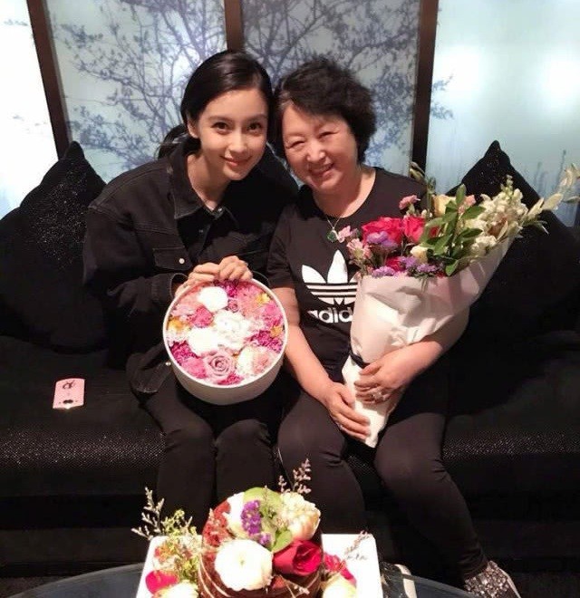 Giữa tin đồn ly hôn, Angelababy tiết lộ lý do kết hôn với Huỳnh Hiểu Minh - 4 Giữa tin đồn ly hôn, Angelababy tiết lộ lý do kết hôn với Huỳnh Hiểu Minh - 4