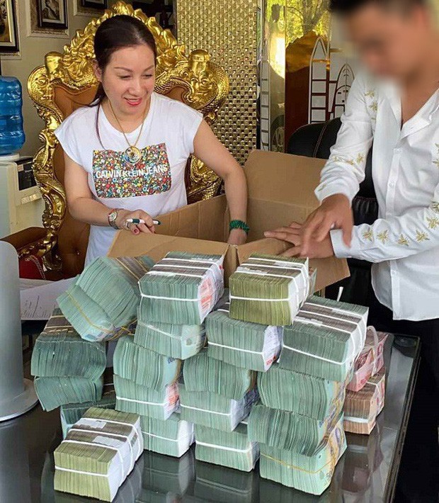 Quãng đời trắc trở ít người biết của nữ đại gia bất động sản Thái Bình, trước khi giàu lên nhanh chóng - Ảnh 2. Quãng đời trắc trở ít người biết của nữ đại gia bất động sản Thái Bình, trước khi giàu lên nhanh chóng - Ảnh 2.