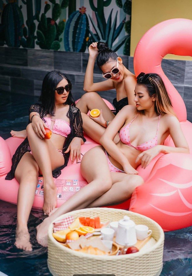 Hoa hậu Mai Phương Thuý, Ngọc Hân táo bạo bất ngờ với ảnh áo tắm, bán nude - 17 Hoa hậu Mai Phương Thuý, Ngọc Hân táo bạo bất ngờ với ảnh áo tắm, bán nude - 17