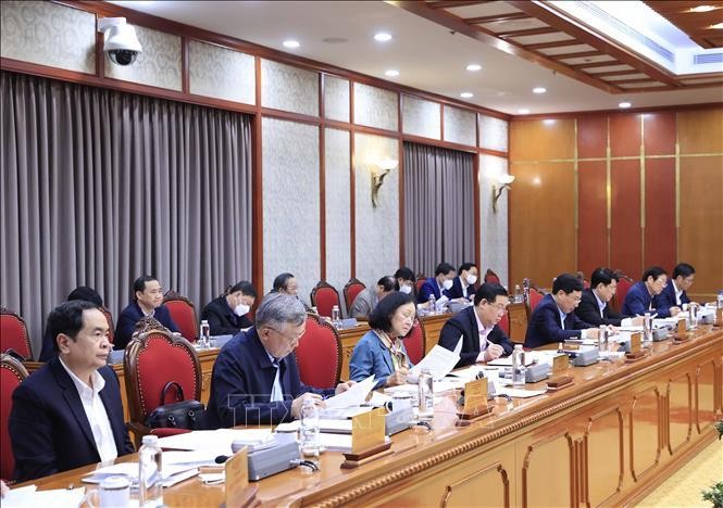 Tổng Bí thư Nguyễn Phú Trọng chủ trì họp Bộ Chính trị về một số vấn đề quan trọng ảnh 3