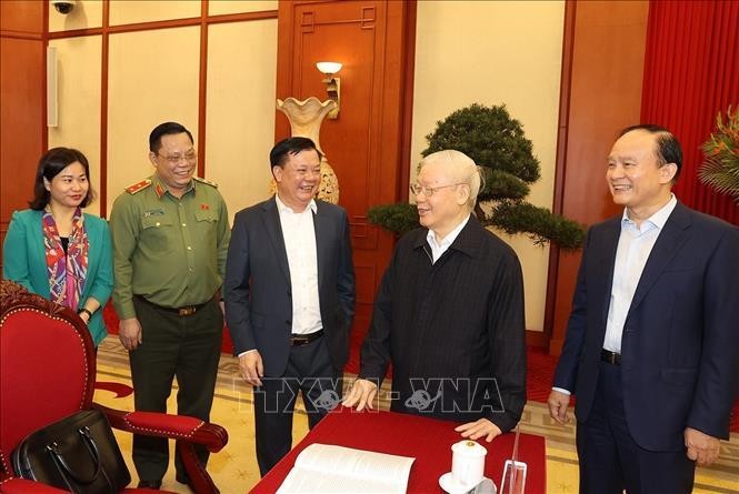 Tổng Bí thư chủ trì họp Bộ Chính trị về phát triển Hà Nội ảnh 6