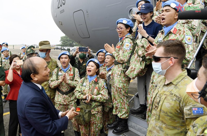 Xúc động hình ảnh chiến sĩ mũ nồi xanh lên đường làm nhiệm vụ giữ gìn hòa bình LHQ ảnh 10