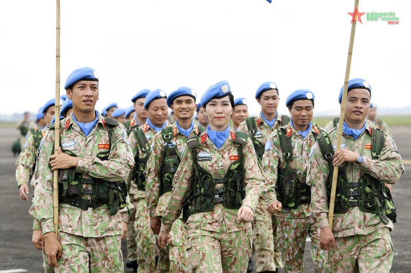 Xúc động hình ảnh chiến sĩ mũ nồi xanh lên đường làm nhiệm vụ giữ gìn hòa bình LHQ ảnh 6