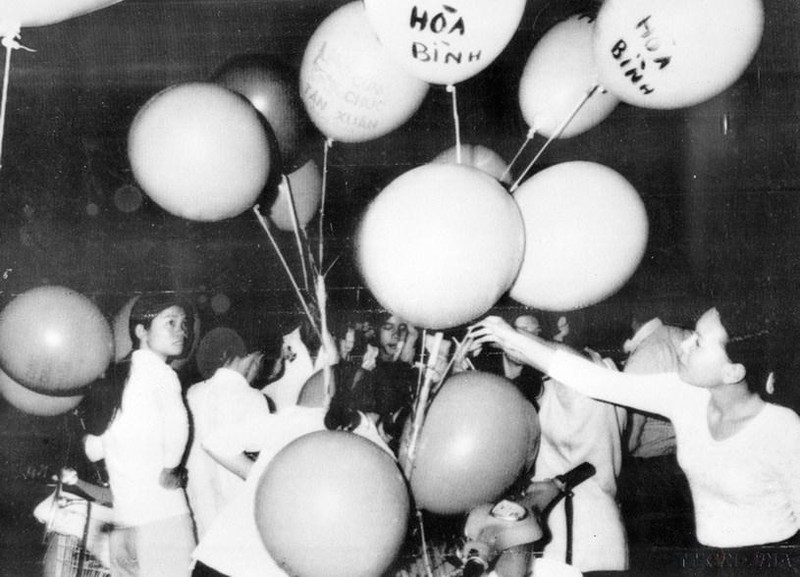 Hình ảnh thành phố Sài Gòn sống trong niềm vui chiến thắng 30/4/1975 ảnh 1