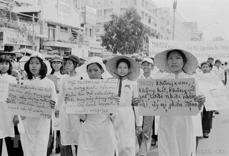 Hình ảnh thành phố Sài Gòn sống trong niềm vui chiến thắng 30/4/1975 ảnh 5