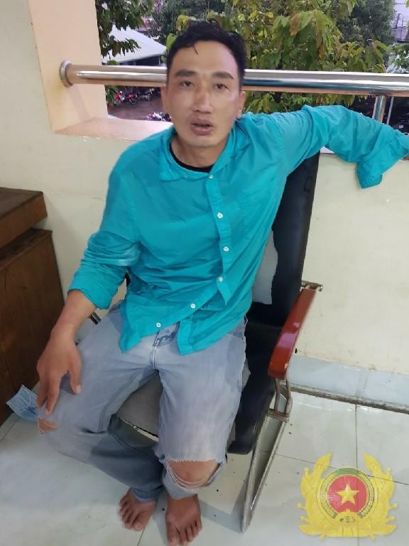 Rủ rê cô gái nằm võng bên đường đi nhà nghỉ rồi bất ngờ giở trò đáng lên án ảnh 1
