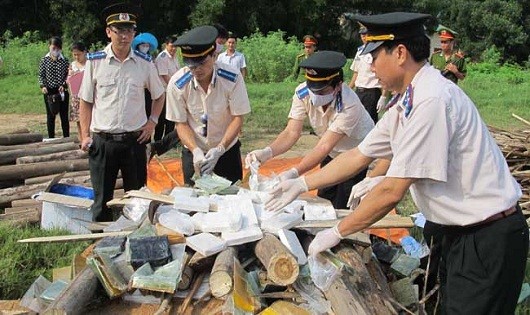 Cơ quan Thi hành án dân sự tiến hành tiêu hủy tang vật trong vụ án hình sự.