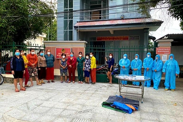 16 người đánh bạc tại trụ Sở Công an Huyện Gò Dầu. Ảnh: Công an Tây Ninh