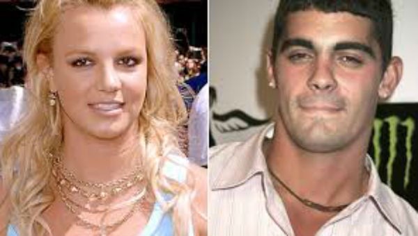 Đám cưới ngẫu hứng của ca sĩ Britney Spear và bạn thời thơ ấu kết thúc không đến 3 ngày