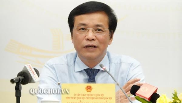 Chủ nhiệm Văn phòng QH Nguyễn Hạnh Phúc.