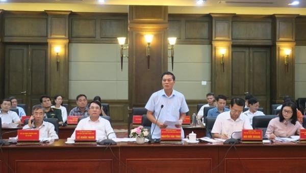 Chủ tịch UBND TP Nguyễn Văn Tùng phát biểu tại buổi làm việc.